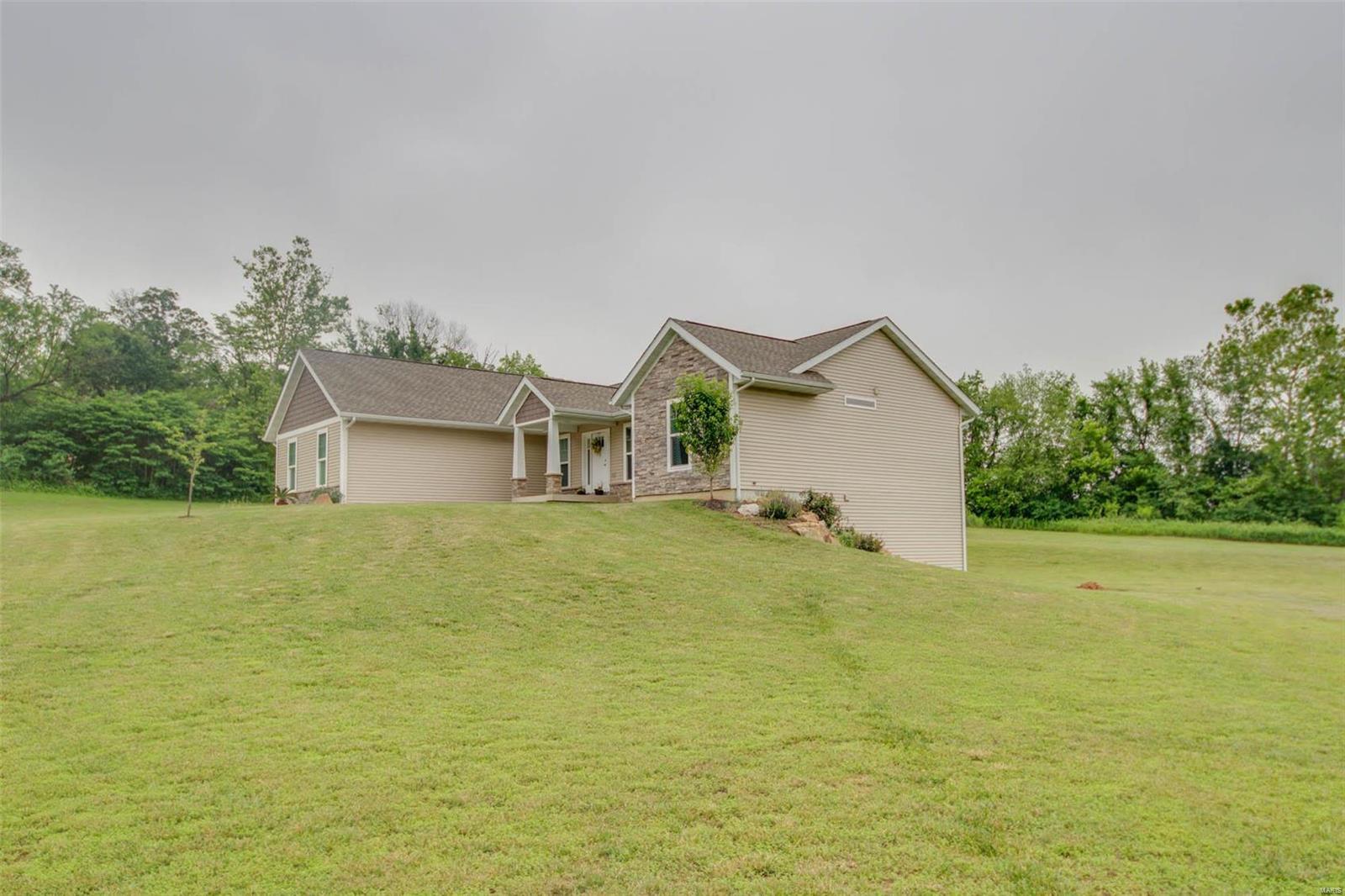 8068 Lost Bridge Road Bethalto, IL 62010 - Photo 2 of 40