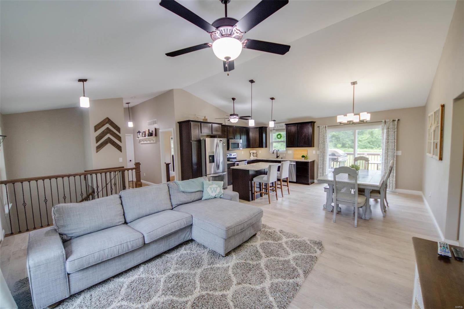 8068 Lost Bridge Road Bethalto, IL 62010 - Photo 12 of 40