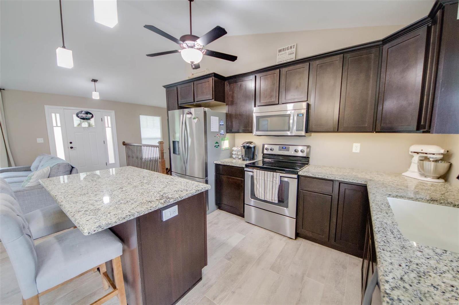 8068 Lost Bridge Road Bethalto, IL 62010 - Photo 15 of 40