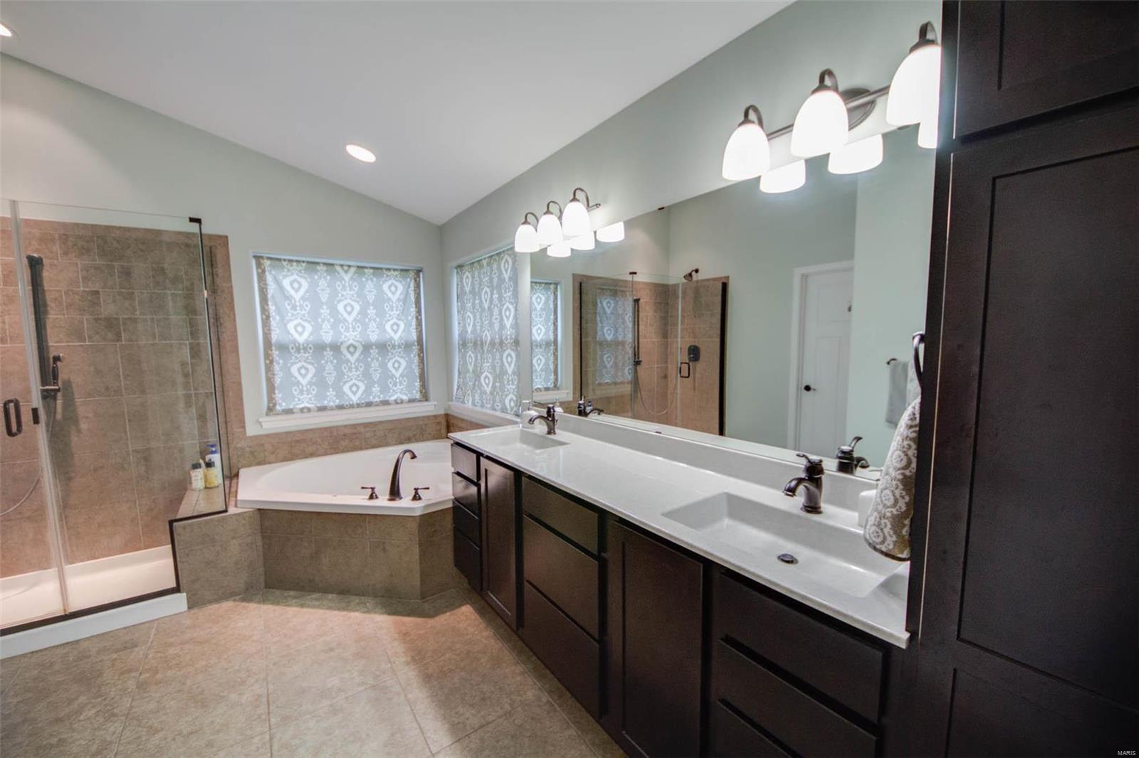 8068 Lost Bridge Road Bethalto, IL 62010 - Photo 24 of 40