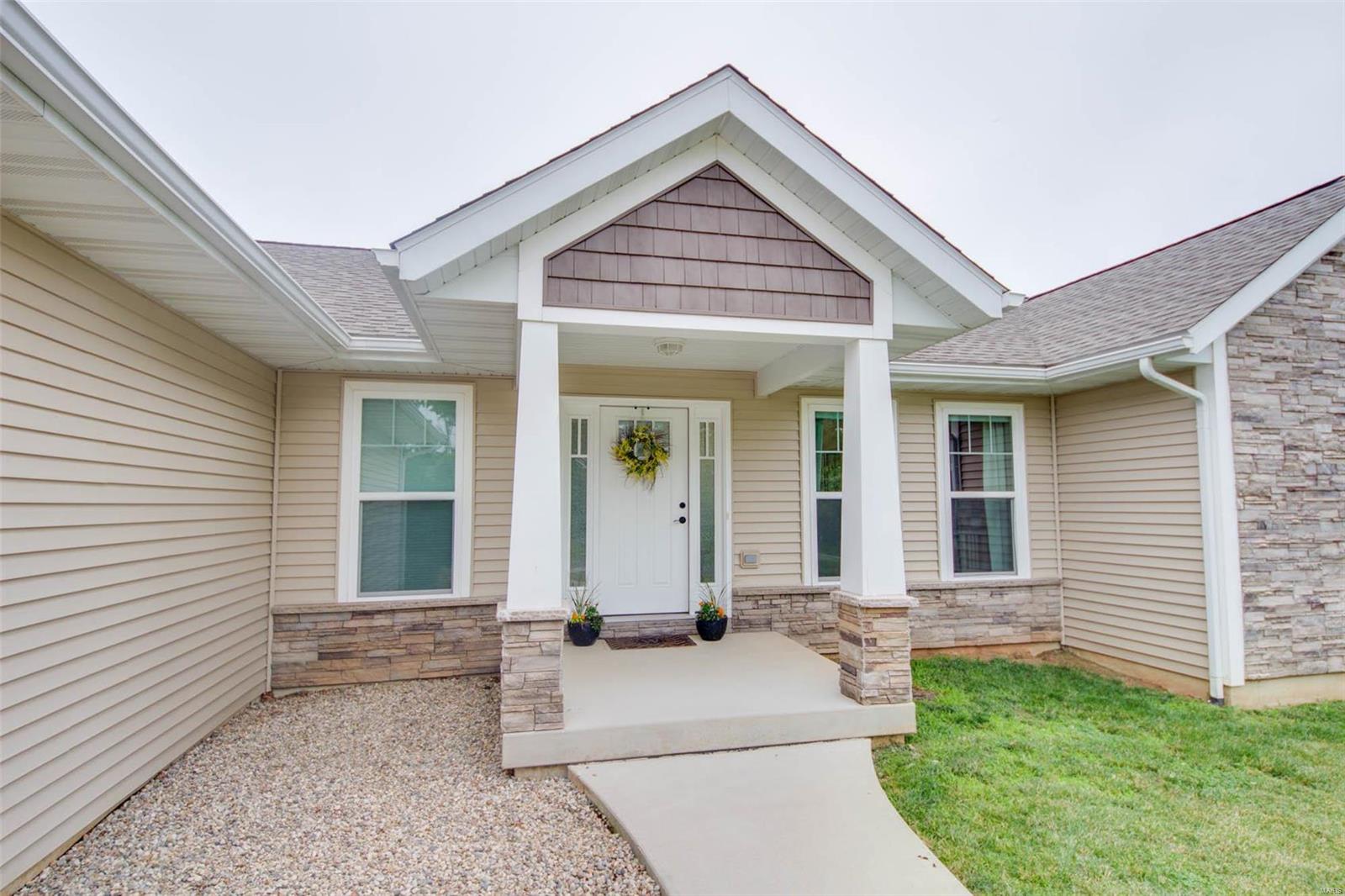 8068 Lost Bridge Road Bethalto, IL 62010 - Photo 10 of 40