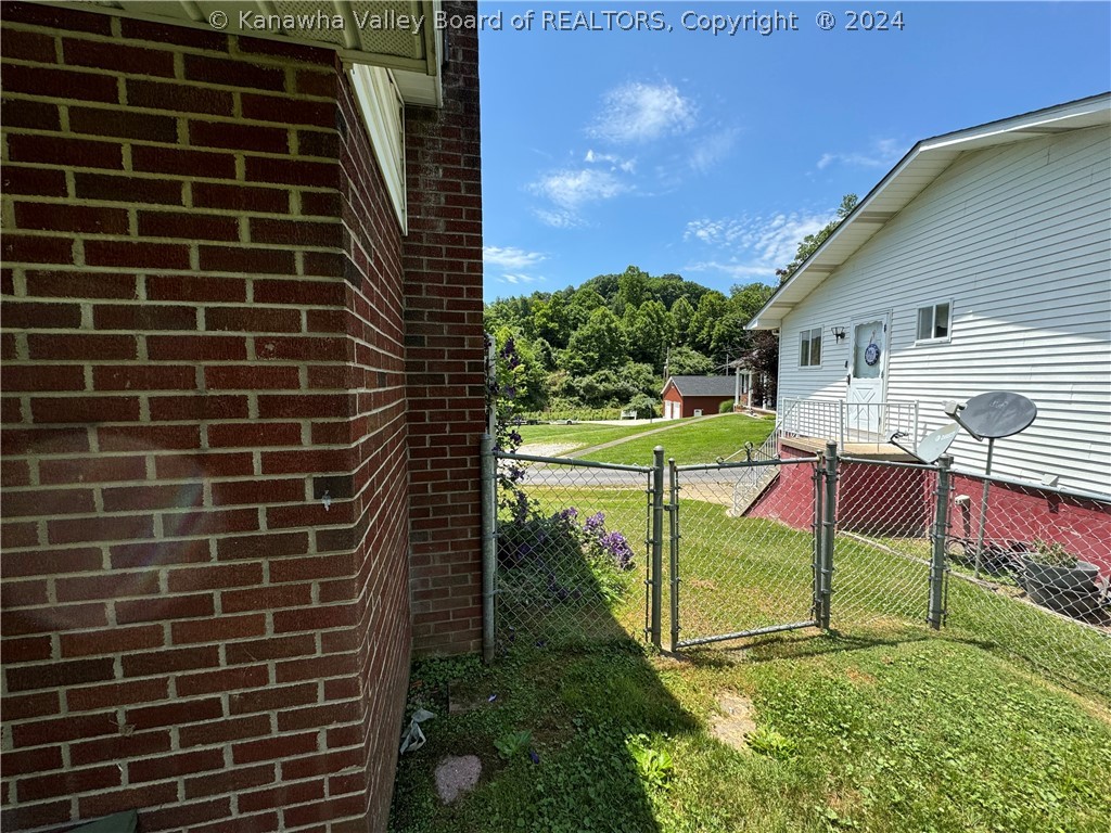 5113 Elk River Road North Elkview, WV 25071 - Photo 18 of 19 Gallery Image 18