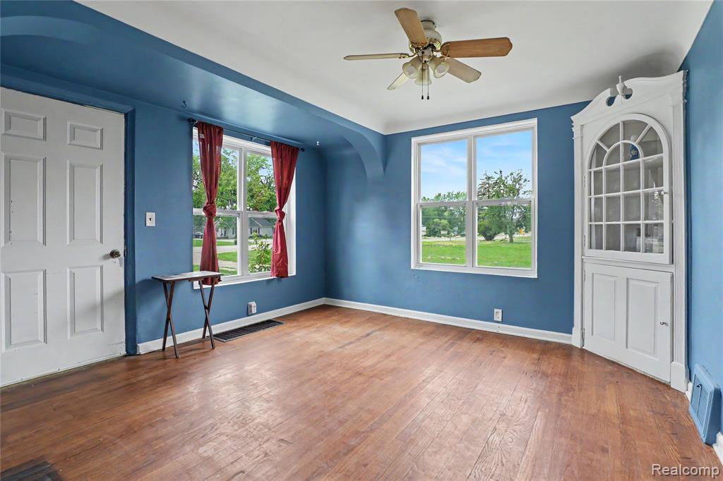 5388 Davison Road Lapeer, MI 48446 - Photo 28 of 48