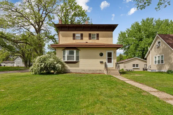 $169,000 | 228 West 4th Street, Blue Earth, MN 56013