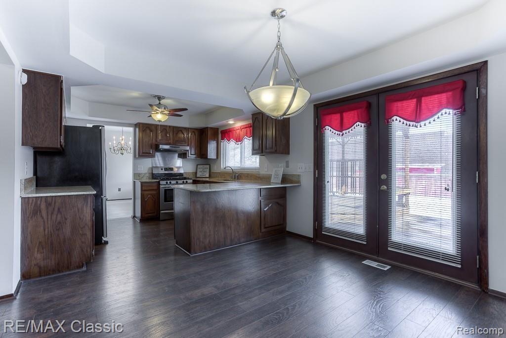 6516 Edgewood Road Canton, MI 48187 - Photo 12 of 48 In Kitchen eating Area