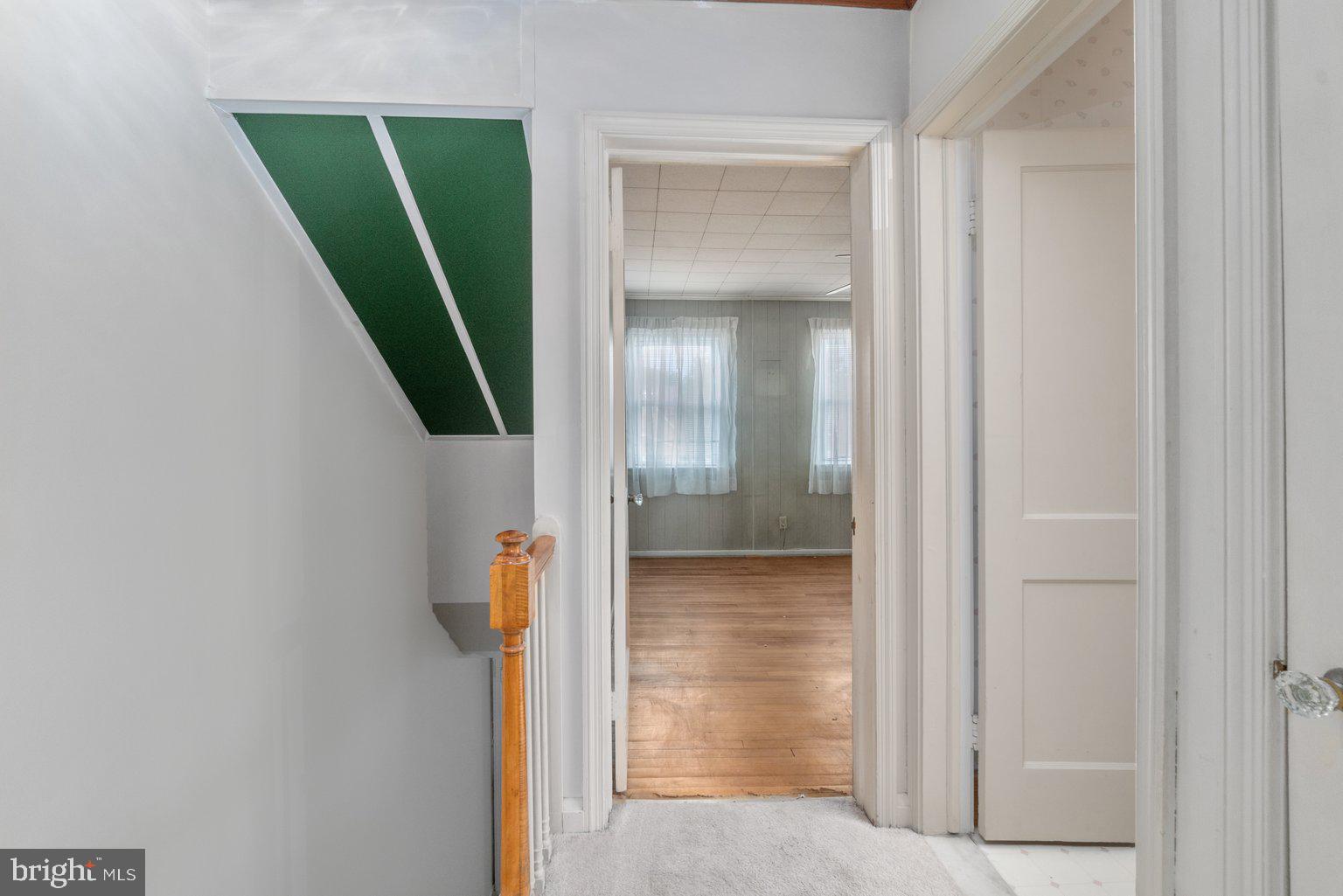 6905 Belclare Road Baltimore, MD 21222 - Photo 25 of 28 Upper level hallway