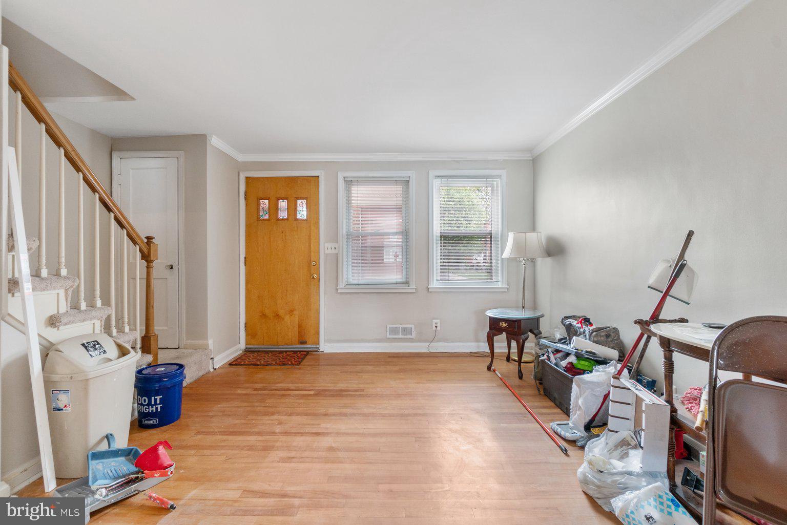 6905 Belclare Road Baltimore, MD 21222 - Photo 5 of 28 Living Room