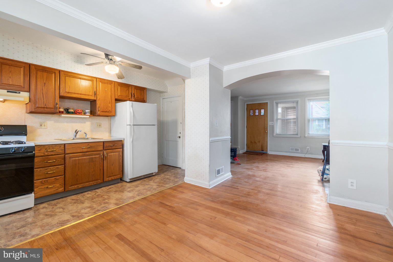 6905 Belclare Road Baltimore, MD 21222 - Photo 10 of 28 Dining Room /Kitchen