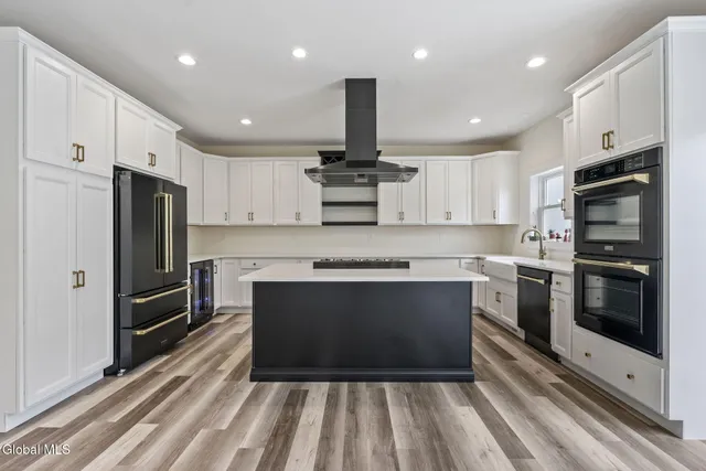 $899,900 | 13 Edenfield Street, Colonie, NY 12211