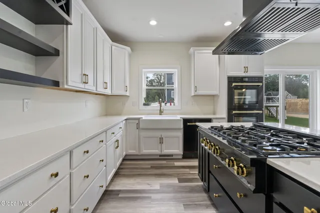 $899,900 | 13 Edenfield Street, Colonie, NY 12211