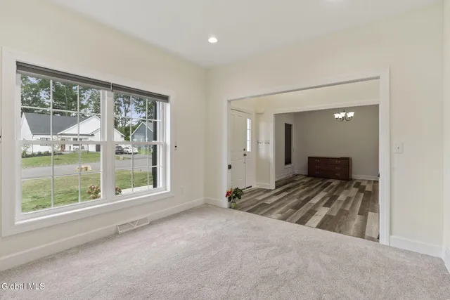 $899,900 | 13 Edenfield Street, Colonie, NY 12211