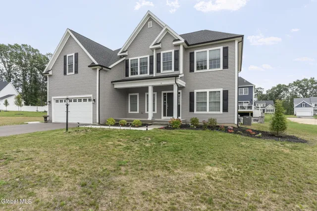 $899,900 | 13 Edenfield Street, Colonie, NY 12211