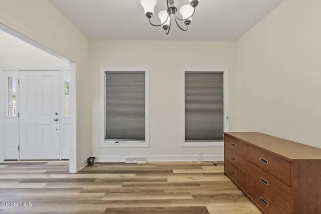 $899,900 | 13 Edenfield Street, Colonie, NY 12211