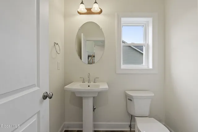 $899,900 | 13 Edenfield Street, Colonie, NY 12211