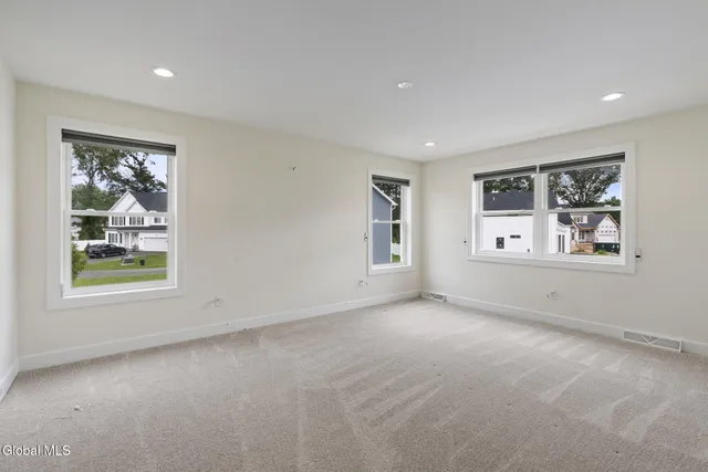 $899,900 | 13 Edenfield Street, Colonie, NY 12211