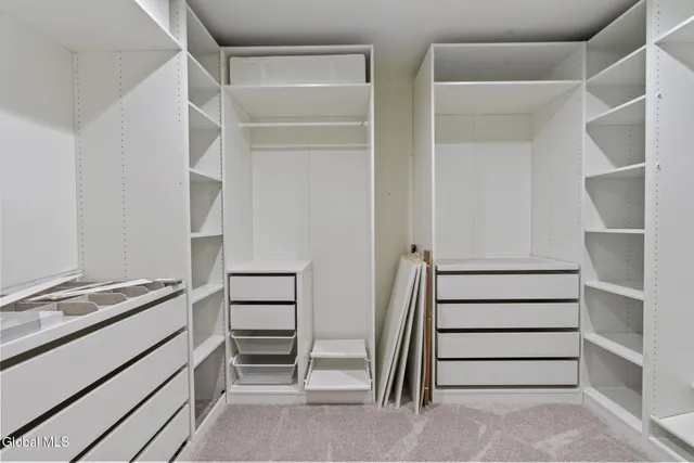 $899,900 | 13 Edenfield Street, Colonie, NY 12211