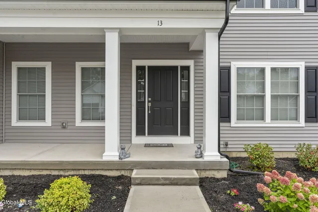 $899,900 | 13 Edenfield Street, Colonie, NY 12211