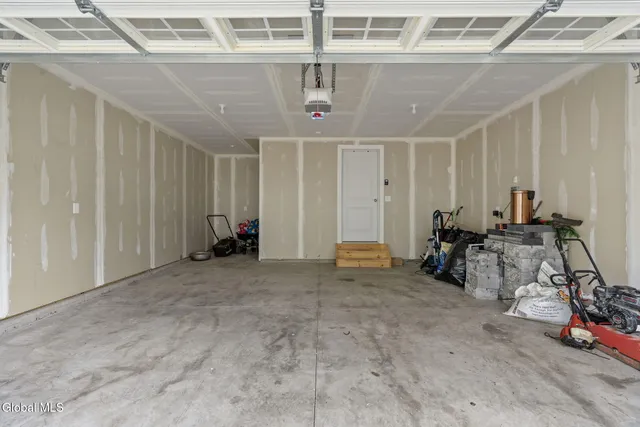 $899,900 | 13 Edenfield Street, Colonie, NY 12211