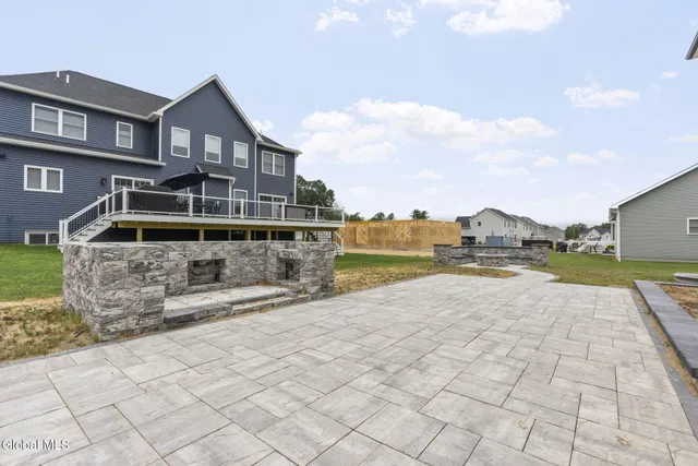 $899,900 | 13 Edenfield Street, Colonie, NY 12211