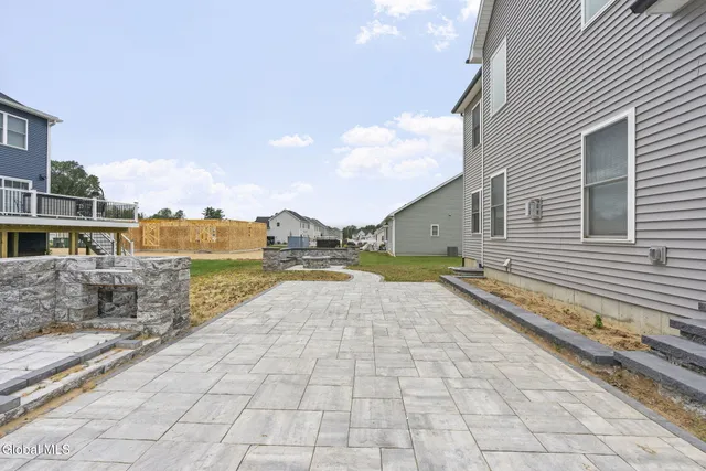 $899,900 | 13 Edenfield Street, Colonie, NY 12211