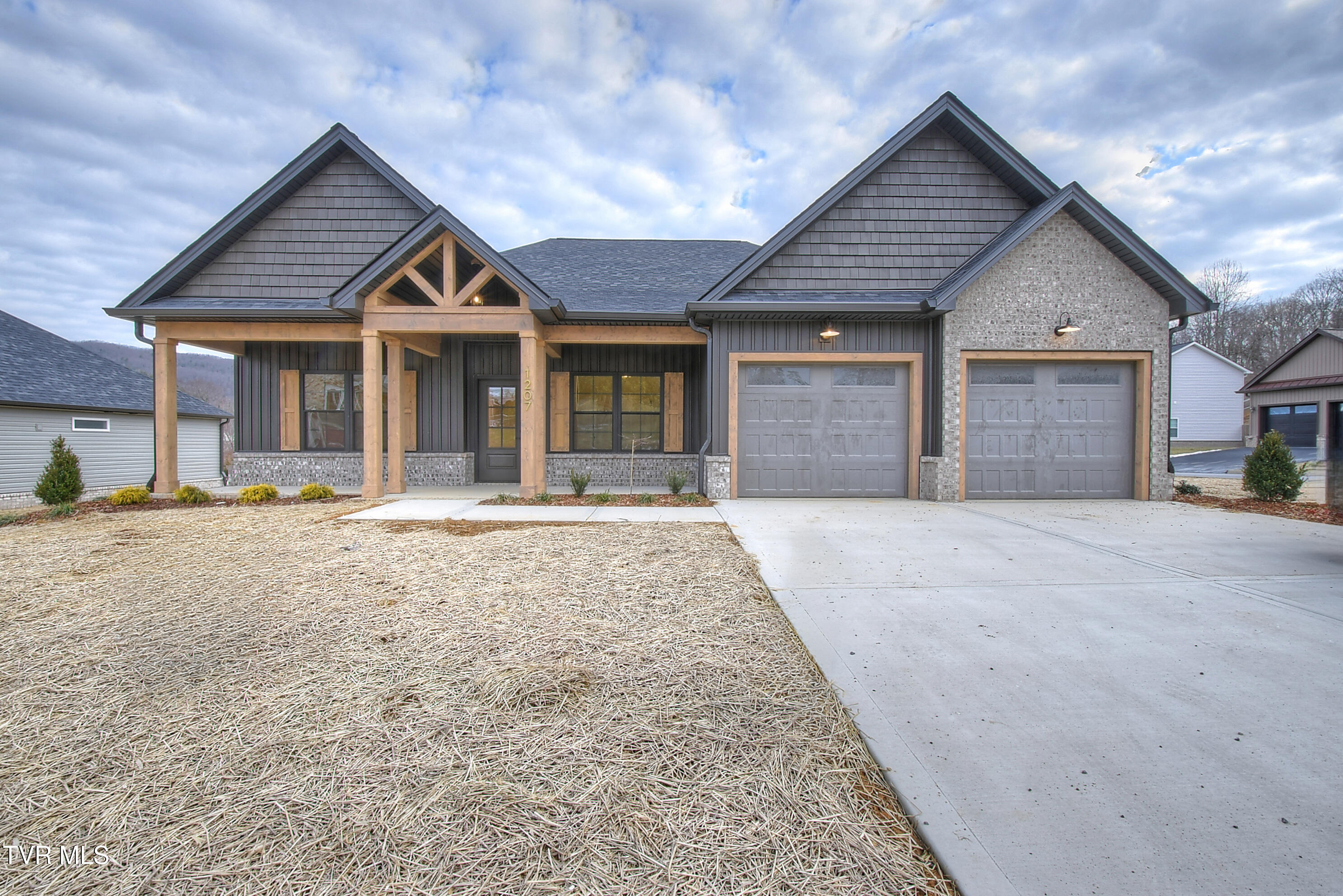 1207 Brown Rd