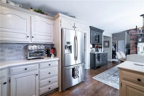 $757,800 | 2 Chadwick Lane, Country Club, MO 64505
