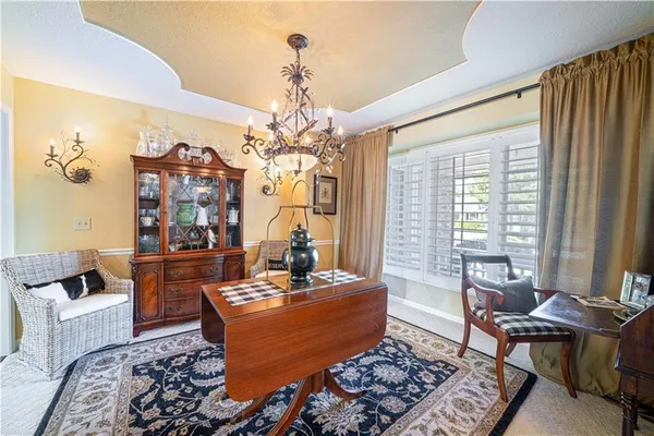 $757,800 | 2 Chadwick Lane, Country Club, MO 64505