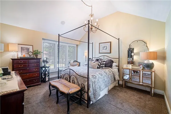 $757,800 | 2 Chadwick Lane, Country Club, MO 64505