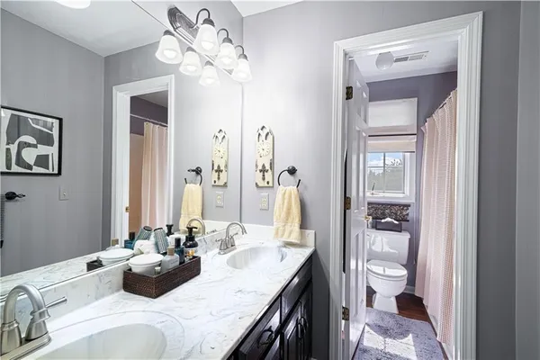 $757,800 | 2 Chadwick Lane, Country Club, MO 64505