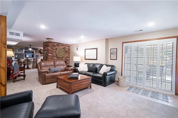 $757,800 | 2 Chadwick Lane, Country Club, MO 64505