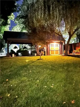 $757,800 | 2 Chadwick Lane, Country Club, MO 64505