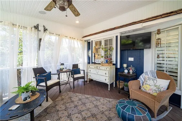 $757,800 | 2 Chadwick Lane, Country Club, MO 64505