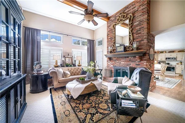 $757,800 | 2 Chadwick Lane, Country Club, MO 64505
