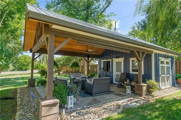 $757,800 | 2 Chadwick Lane, Country Club, MO 64505