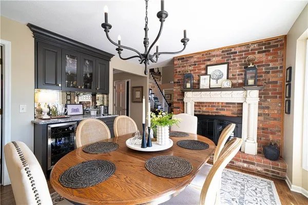 $757,800 | 2 Chadwick Lane, Country Club, MO 64505