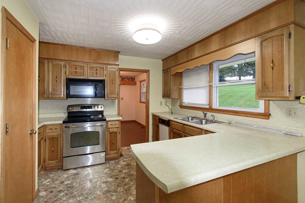 2891 Barrett Ridge Road Draper, VA 24324 - Photo 21 of 53 Gallery Image 21