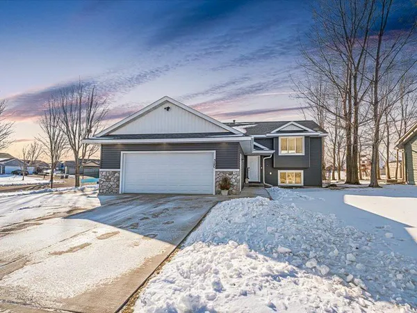 $364,900 | 320 Bluebill Street, Baldwin, WI 54002