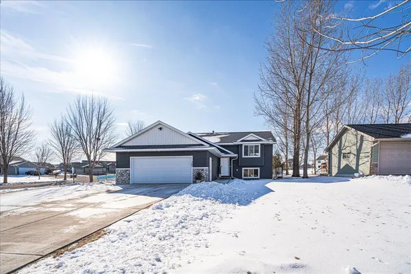 $364,900 | 320 Bluebill Street, Baldwin, WI 54002