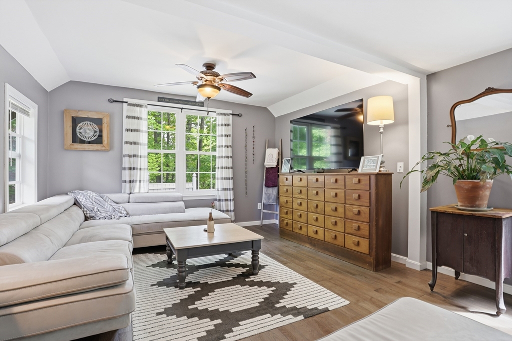 11 Mt Paul Road Tyngsborough, MA 01879 - Photo 7 of 42