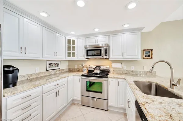 $13,500 | 6131 Pelican Bay Boulevard, Unit 7, Naples, FL 34108