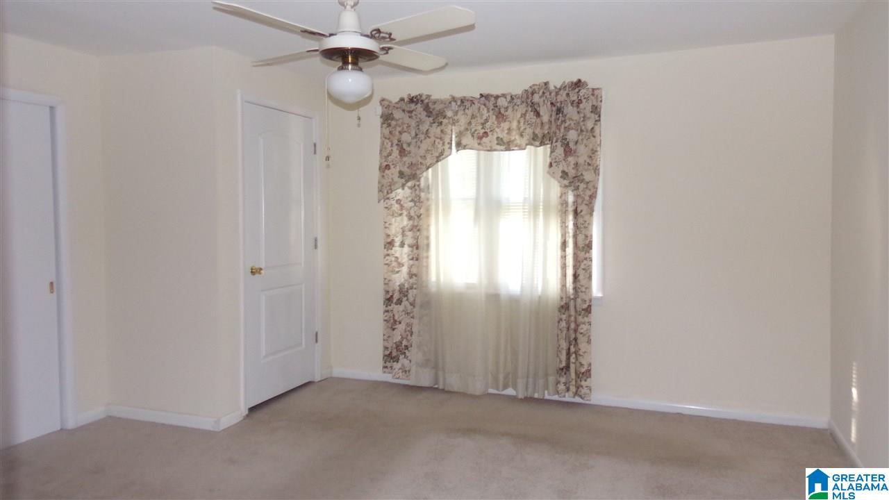 410 Eastern Valley Road Bessemer, AL 35020 - Photo 4 of 32