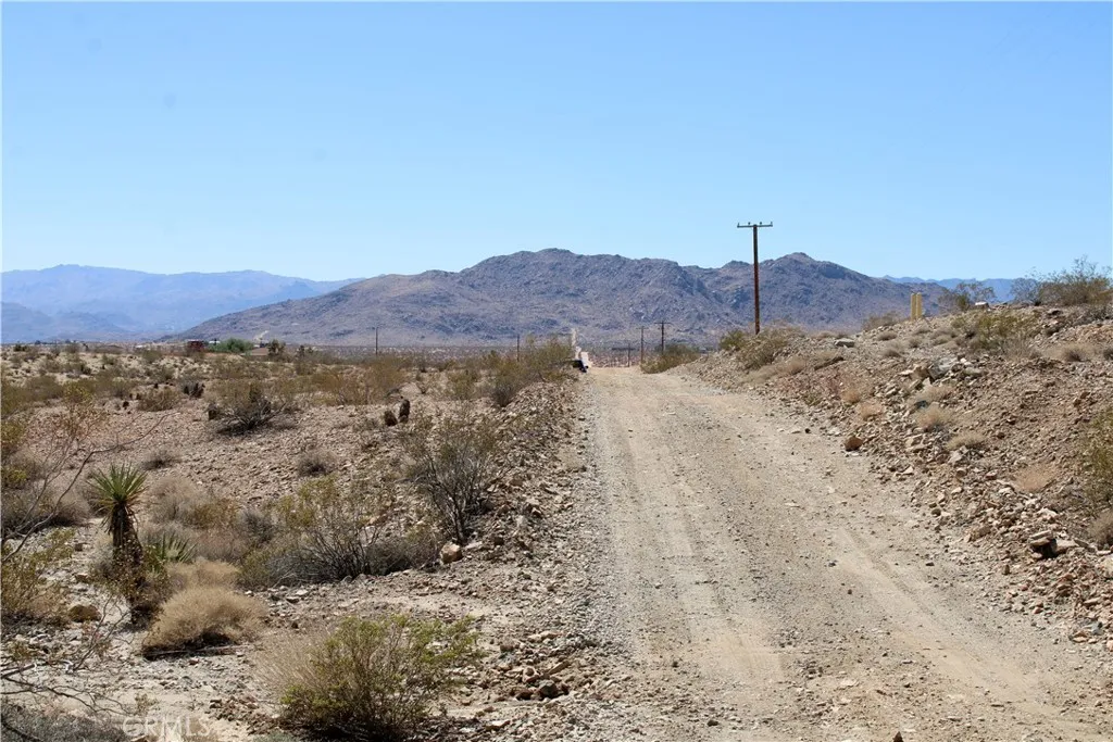 5 Sunny Vista Road Joshua Tree, CA 92252 - Photo 7 of 18