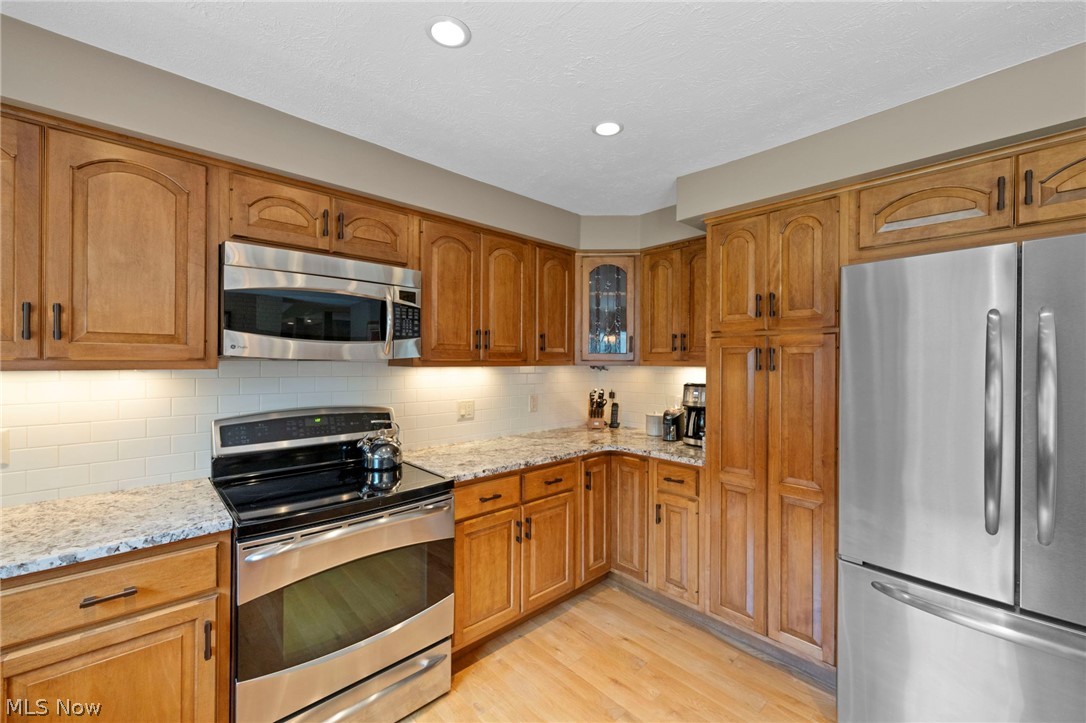 12435 Pearl Road Chardon, OH 44024 - Photo 12 of 50
