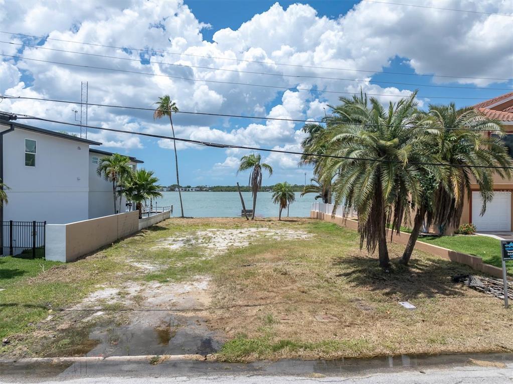 852 Bay Point Drive Madeira Beach, FL 33708 - Photo 13 of 18