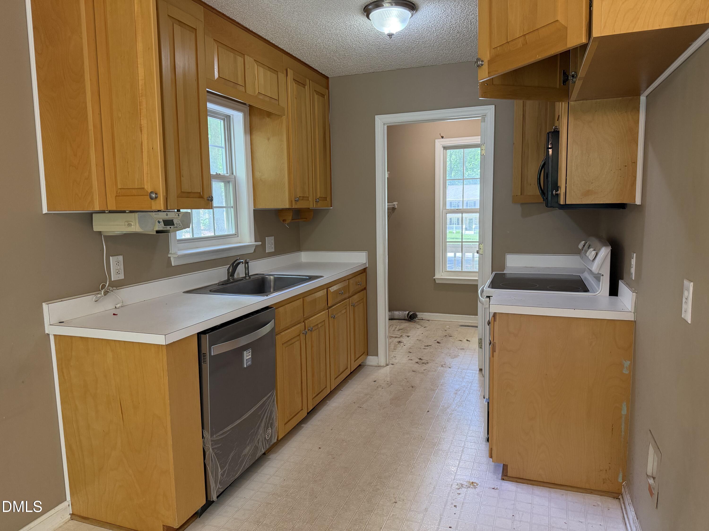 1523 Middle Ridge Drive Willow Spring, NC 27592 - Photo 6 of 17 IMG_0409