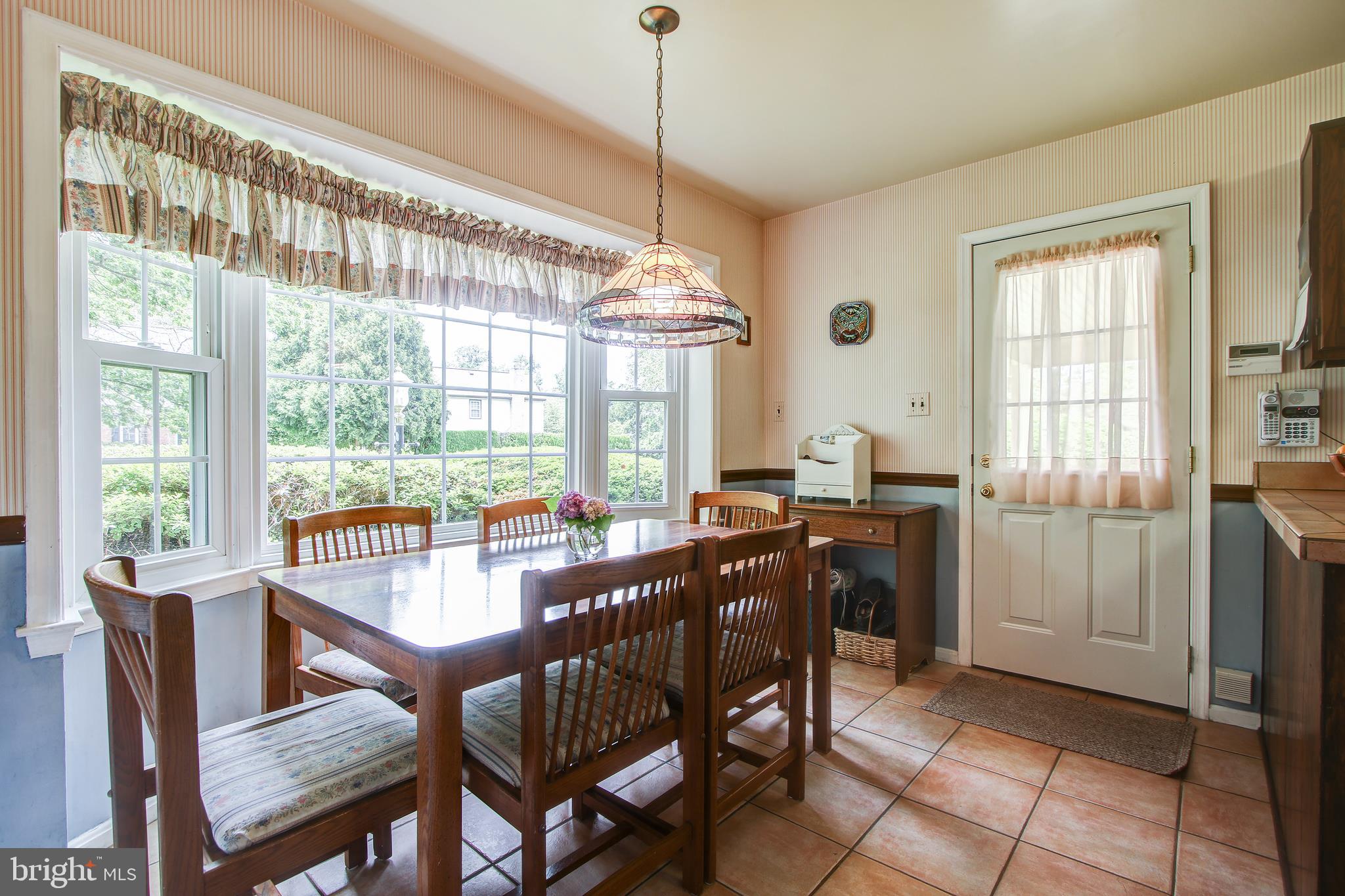 1708 Arbor View Road Silver Spring, MD 20902 - Photo 15 of 34 Large table space & bay window