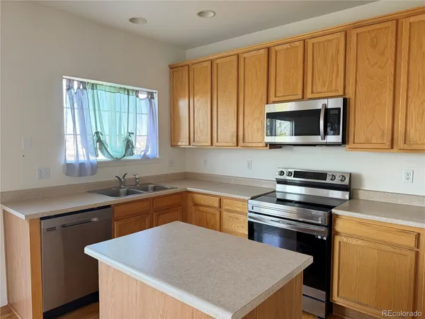 $3,100 | 20541 East Union Avenue, Aurora, CO 80015