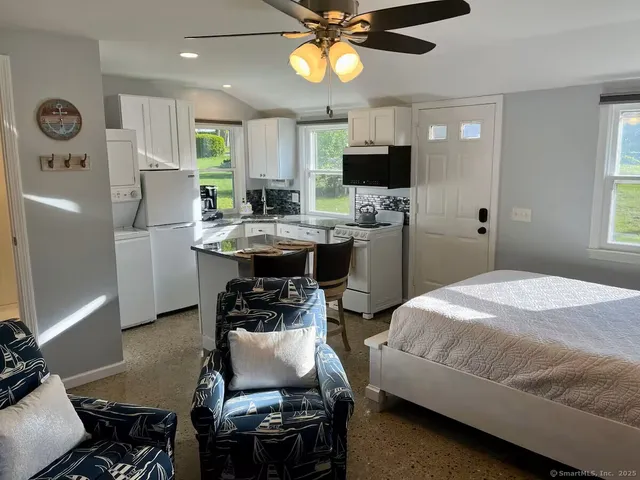 $1,800 | 414 Pequot Avenue, Mystic, CT 06355