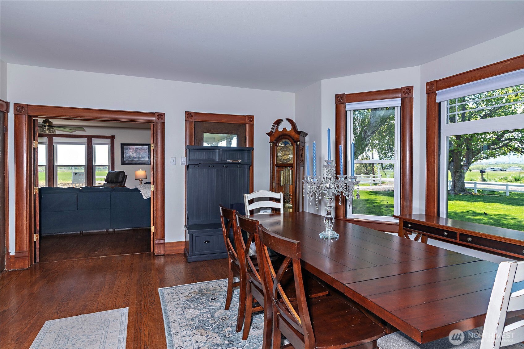4441 Dry Creek Road Ellensburg, WA 98926 - Photo 18 of 32 a dining room with furniture and wooden floor