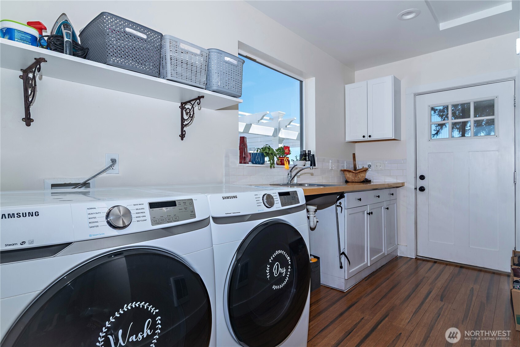 4441 Dry Creek Road Ellensburg, WA 98926 - Photo 23 of 32 a utility room with dryer and washer